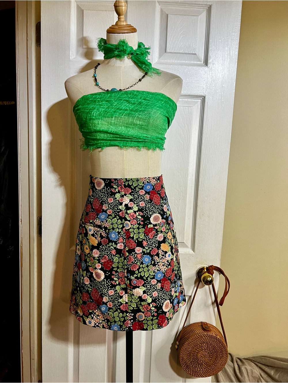 Zara‎ Wms Black Floral Multicolor A-line Stretch Retro Boho Mini Skirt S